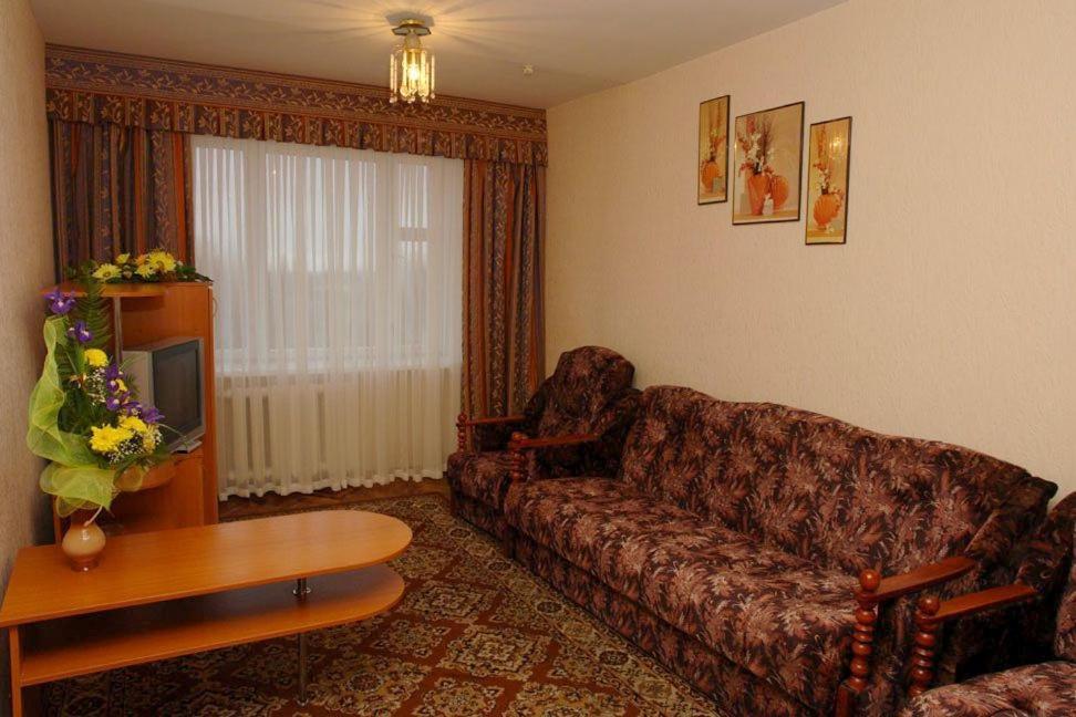 普鲁夫斯玉尼酒店 切尔尼戈夫 客房 照片